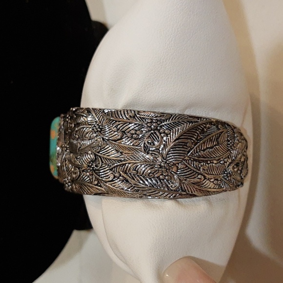 Sold - Picture 4 of 8